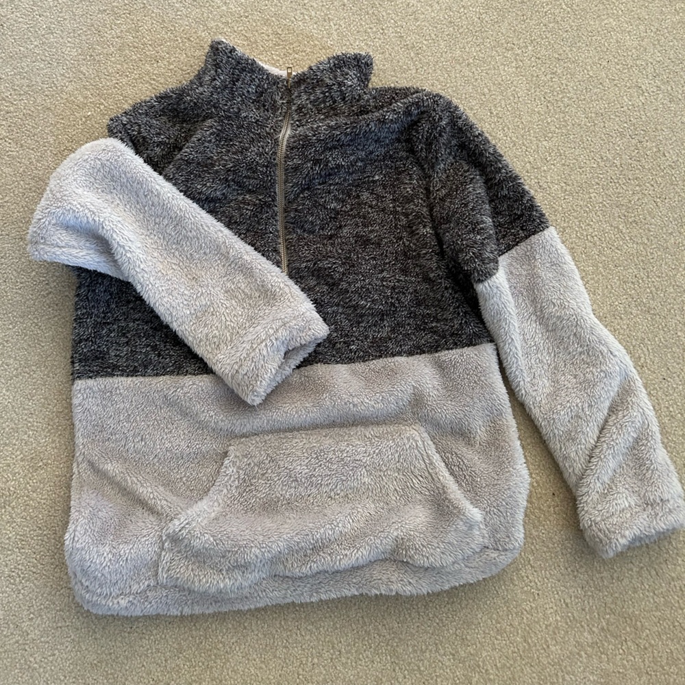 Fleece 1/4 Zip two-toned pullover Medium